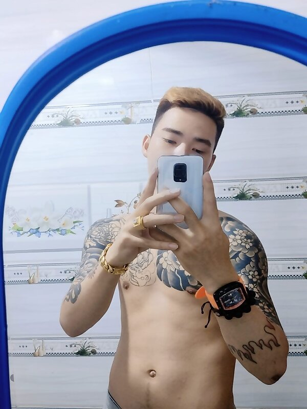 Next Image >>