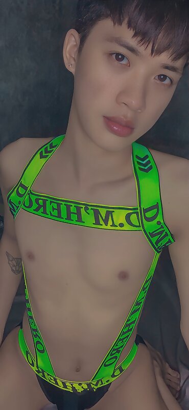 Next Image >>