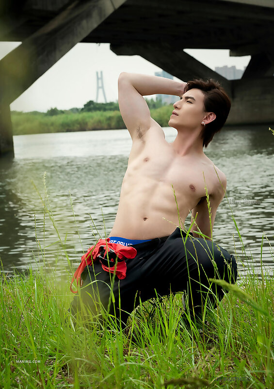 Next Image >>
