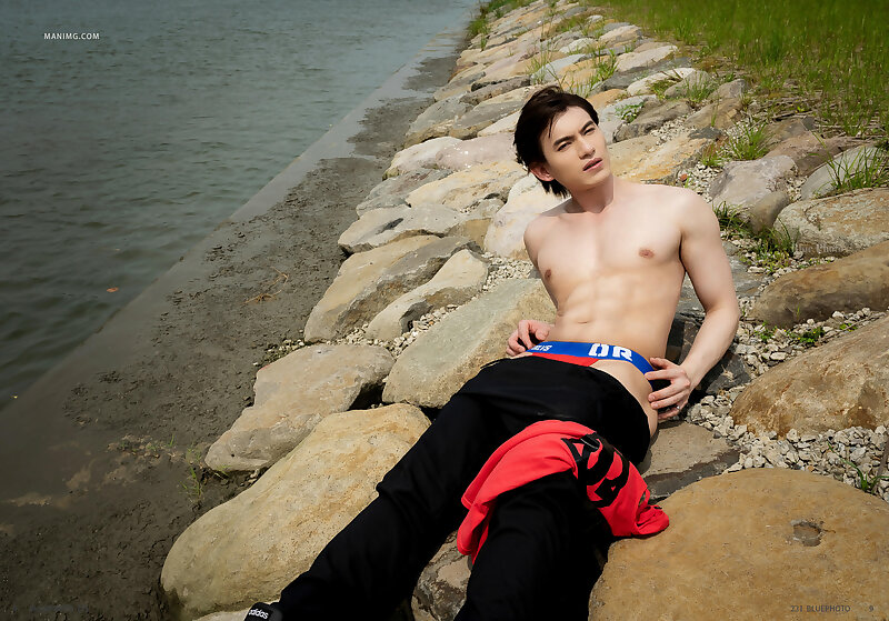 Next Image >>