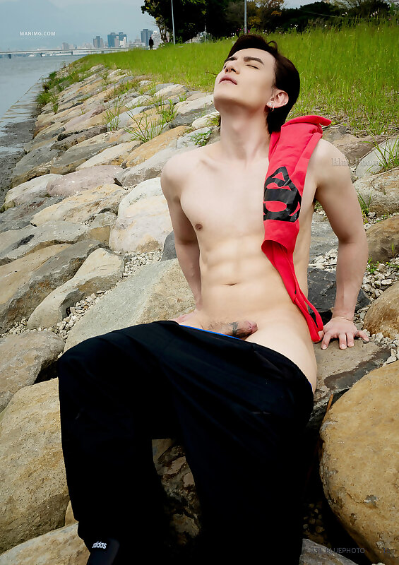 Next Image >>