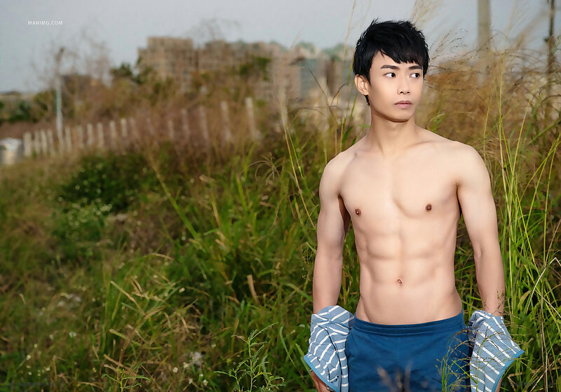 Next Image >>