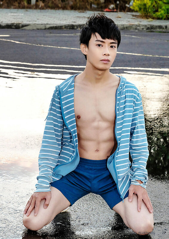 Next Image >>