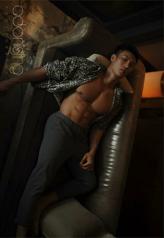 Next Image >>