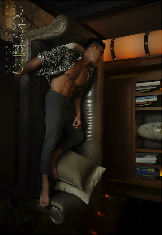 Next Image >>