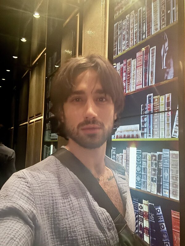 Next Image >>