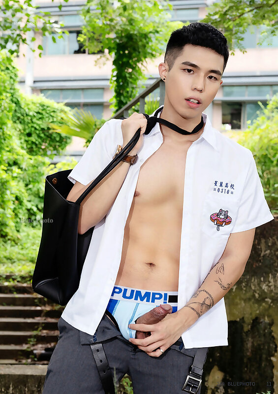 Next Image >>