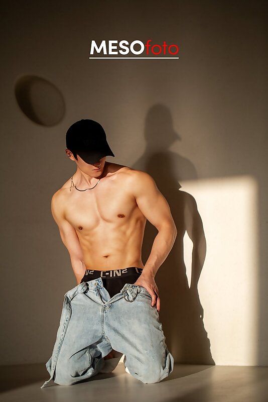 Next Image >>