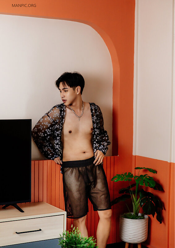 Next Image >>
