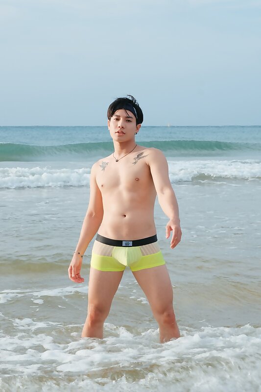 Next Image >>