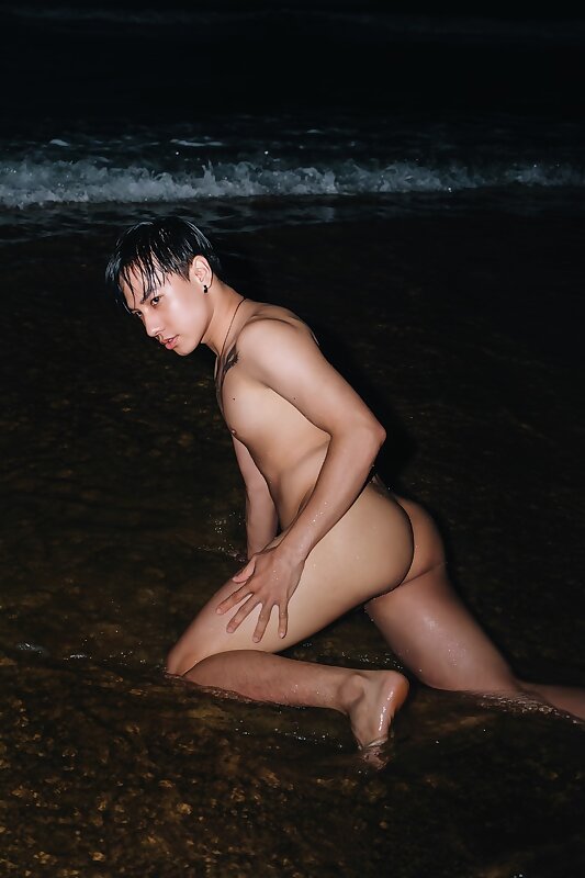 Next Image >>
