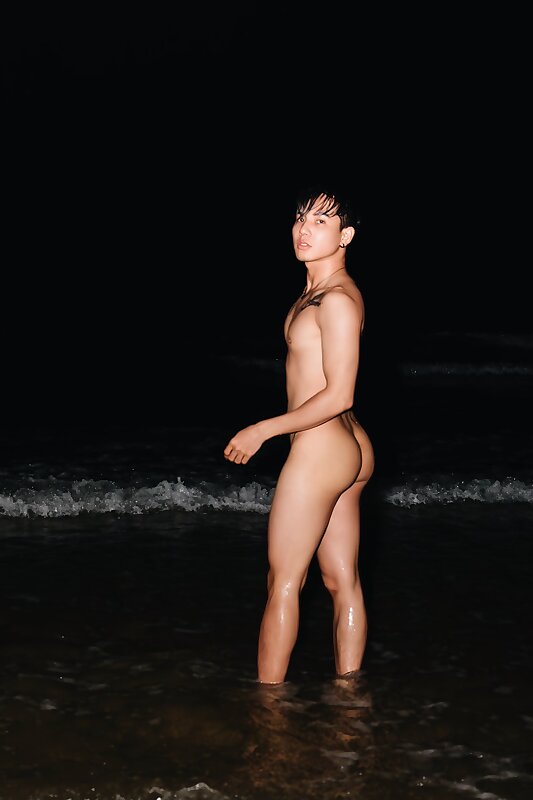 Next Image >>