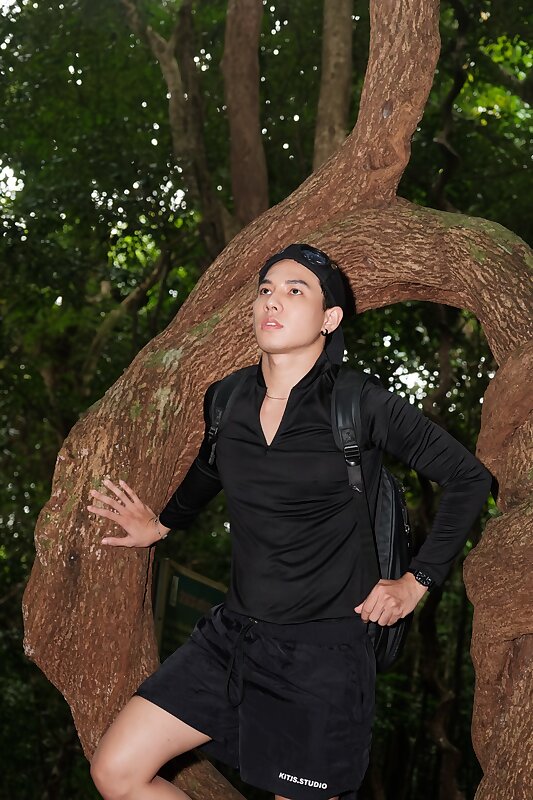 Next Image >>