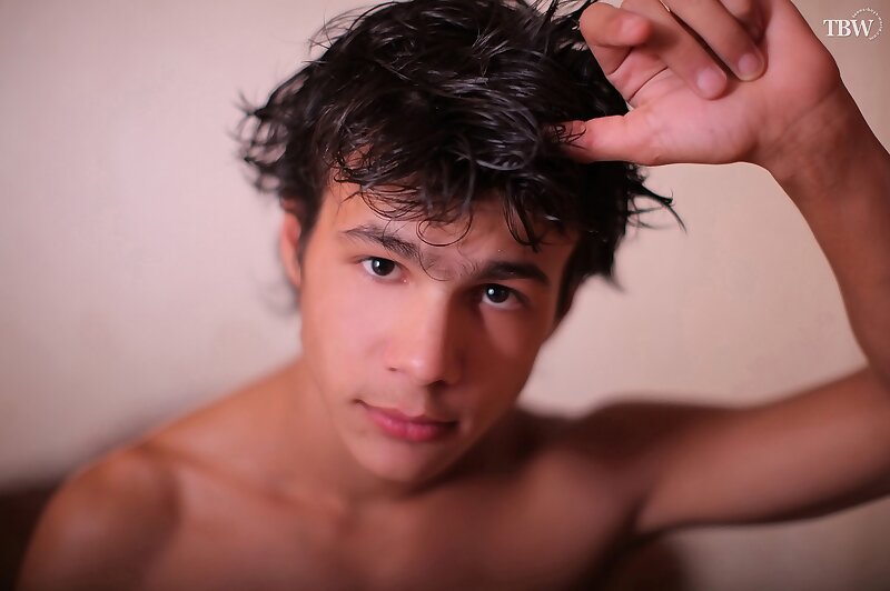 Next Image >>