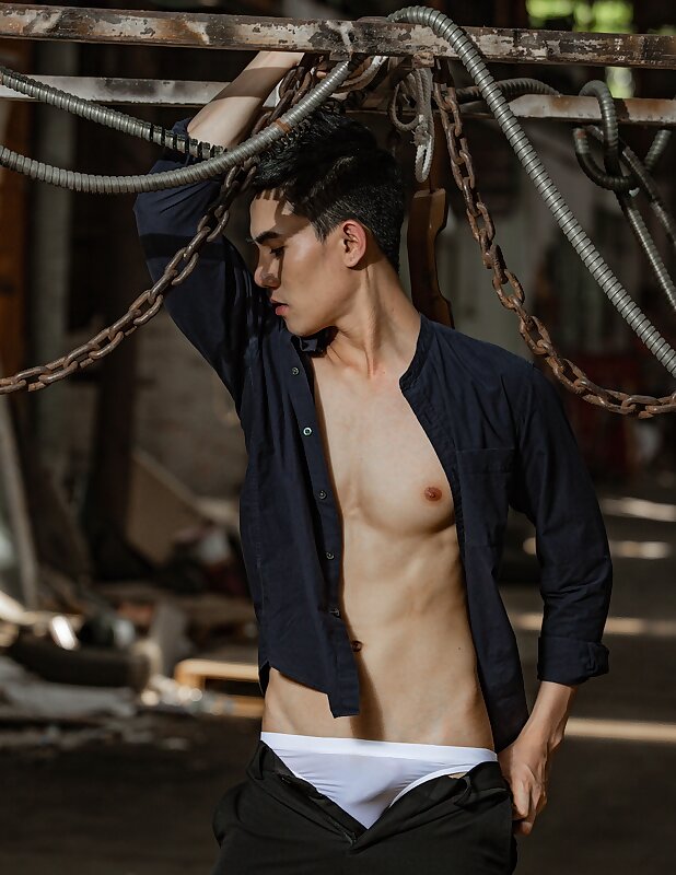 Next Image >>