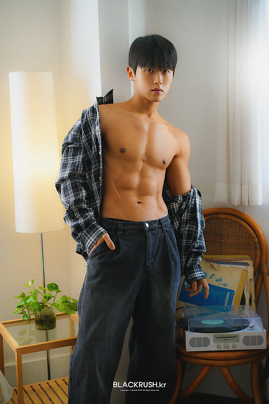 Next Image >>