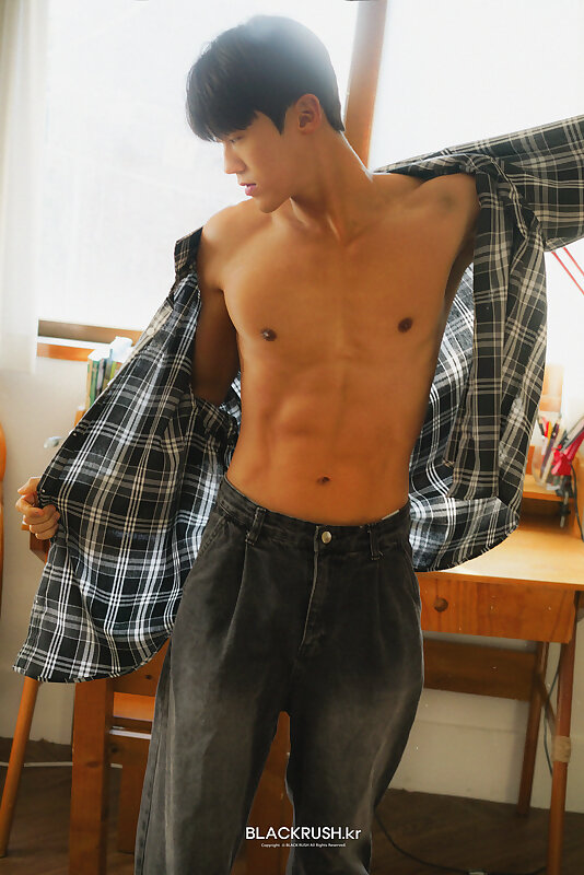 Next Image >>