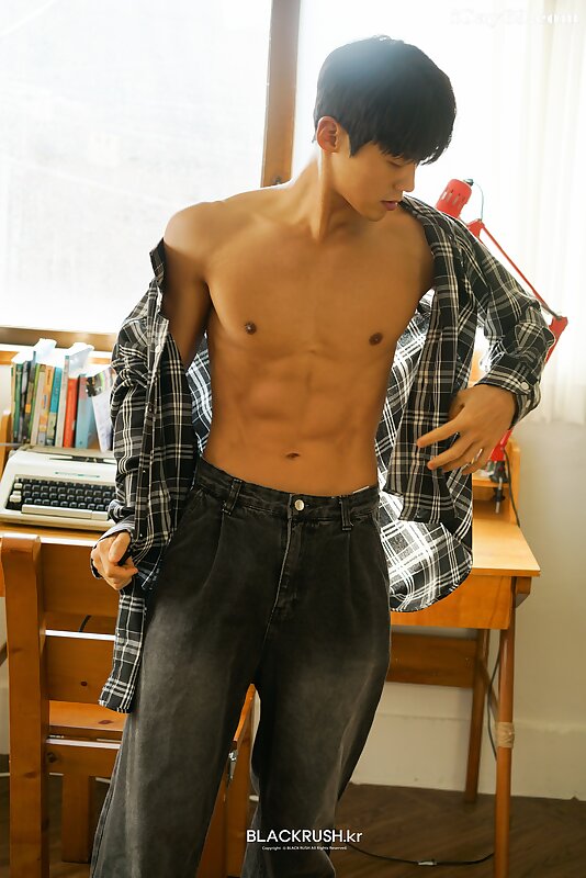 Next Image >>