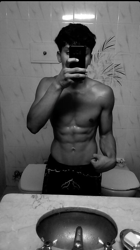 Next Image >>