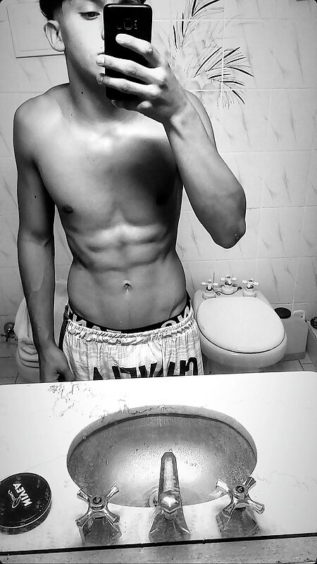 Next Image >>