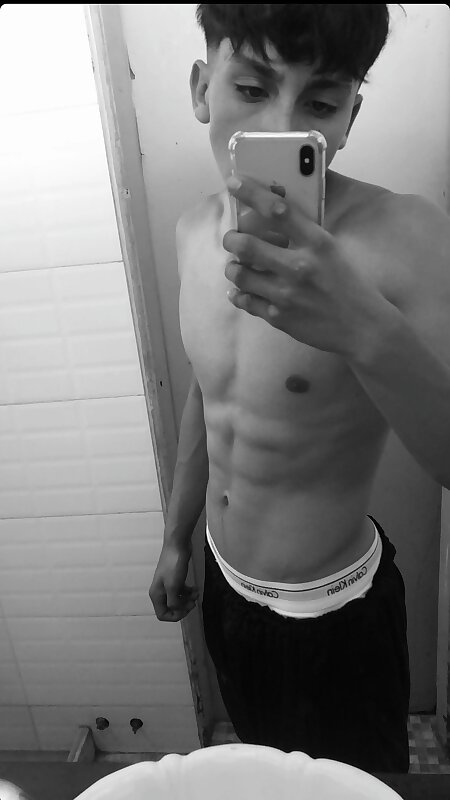 Next Image >>