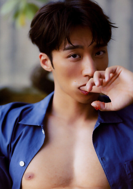 Next Image >>