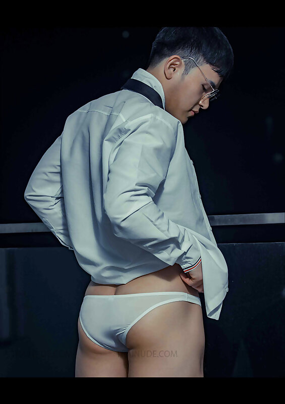 Next Image >>