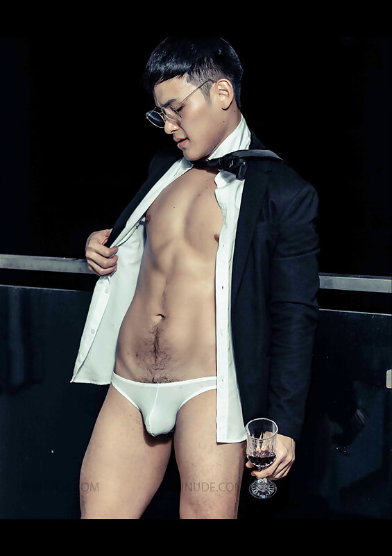 Next Image >>