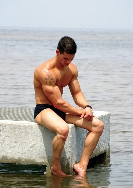 Next Image >>