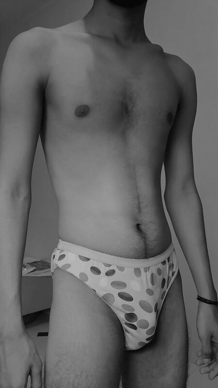 Next Image >>