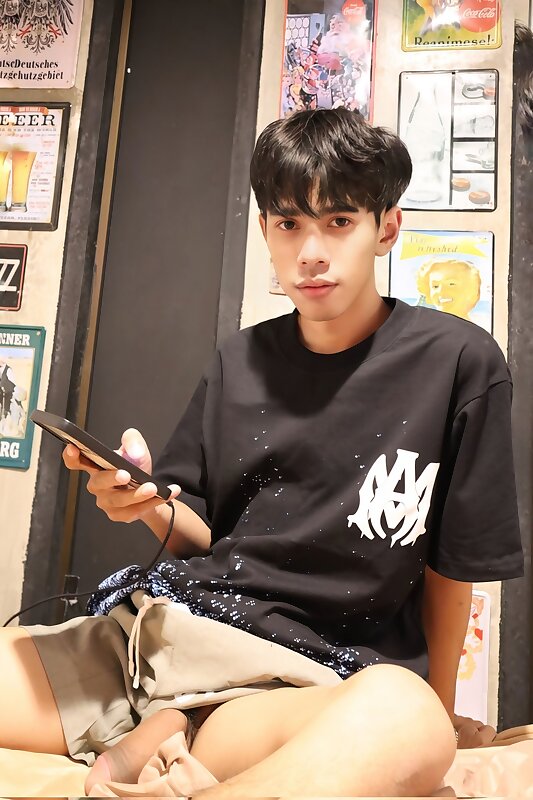 Next Image >>