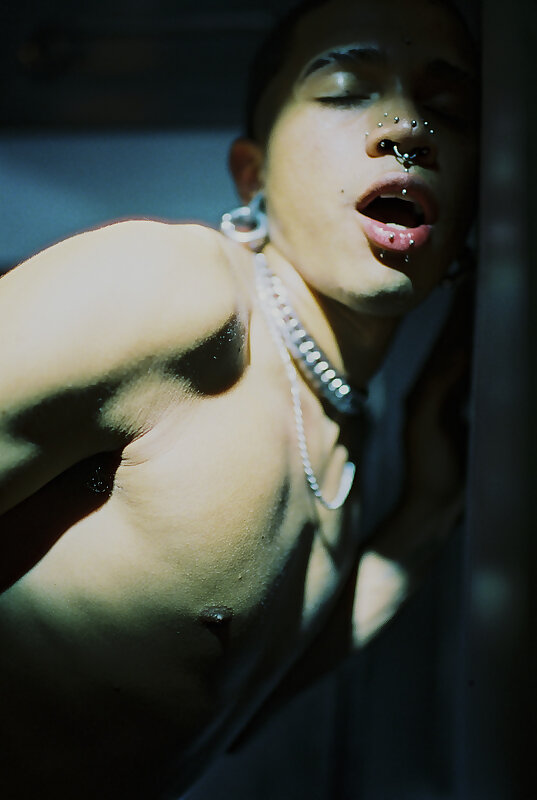 Next Image >>