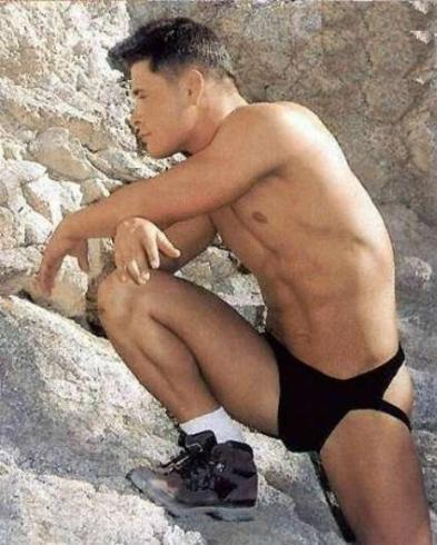 Next Image >>