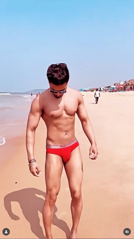 Next Image >>