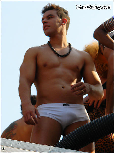Next Image >>