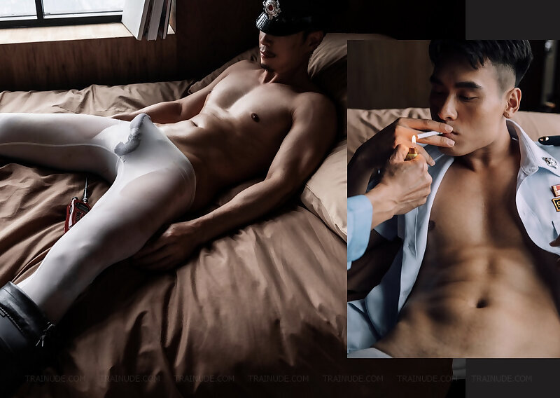 Next Image >>