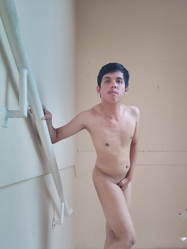 Next Image >>