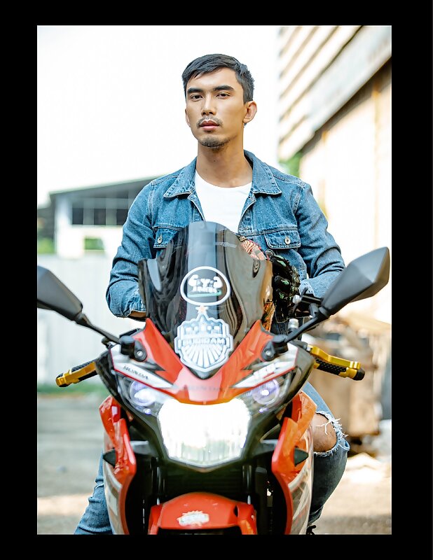 Next Image >>