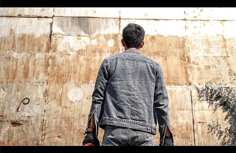 Next Image >>