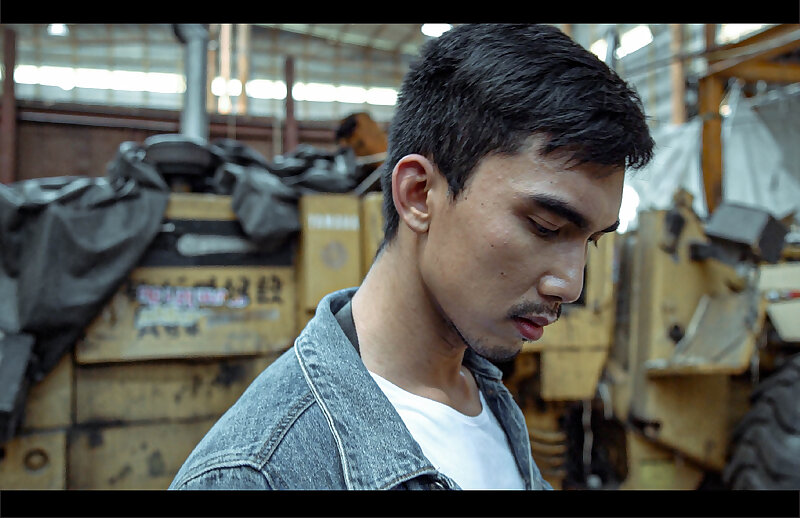 Next Image >>