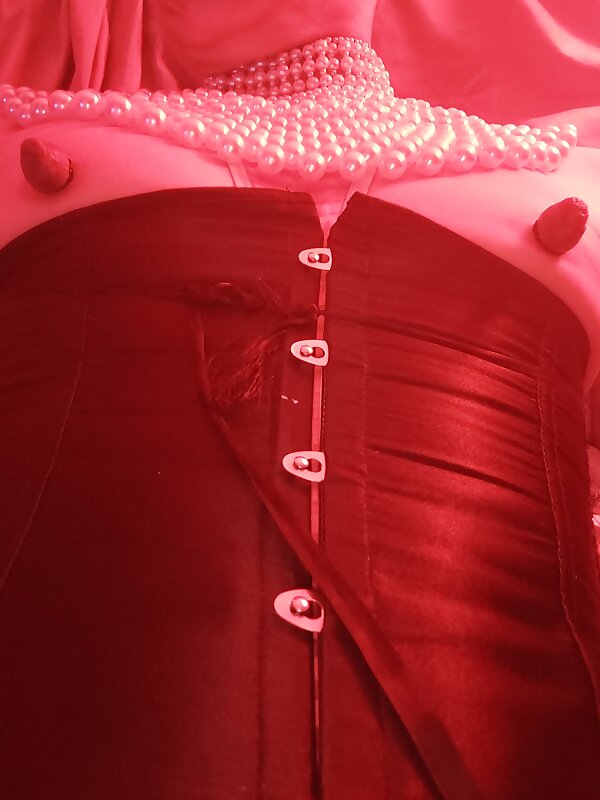 Next Image >>