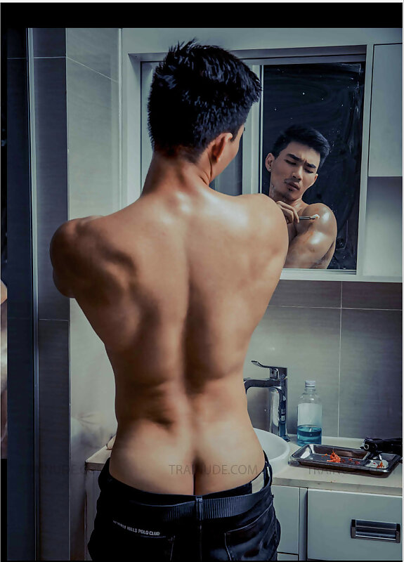 Next Image >>