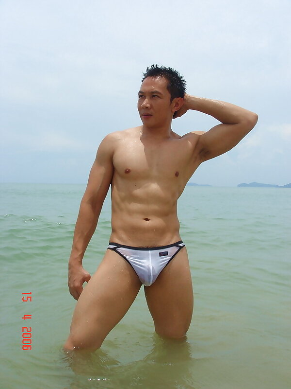 Next Image >>