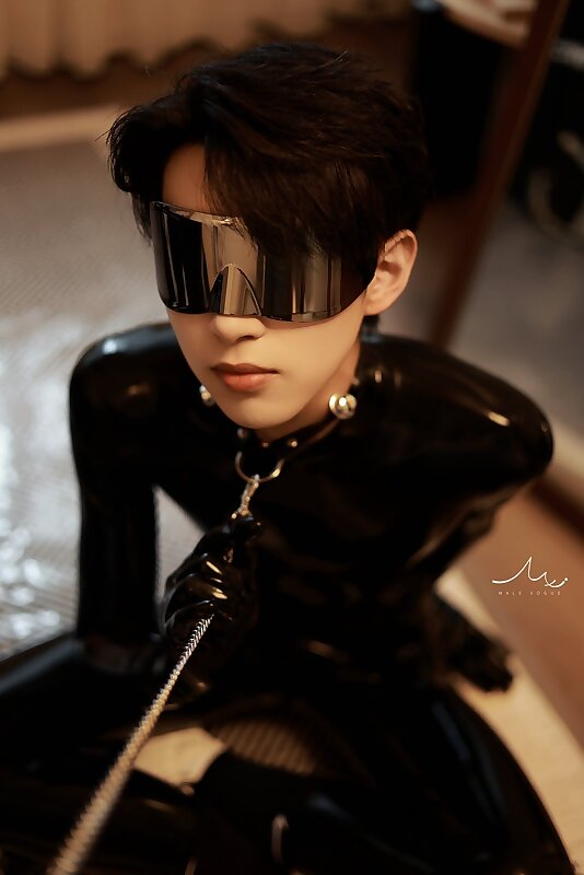 Next Image >>