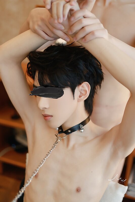Next Image >>