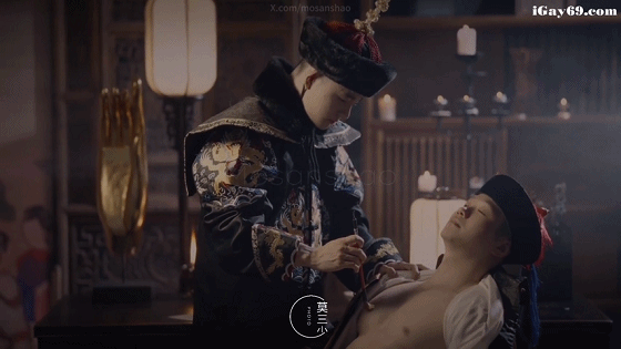 Next Image >>