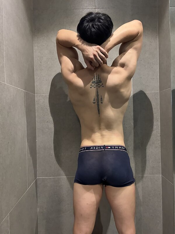 Next Image >>