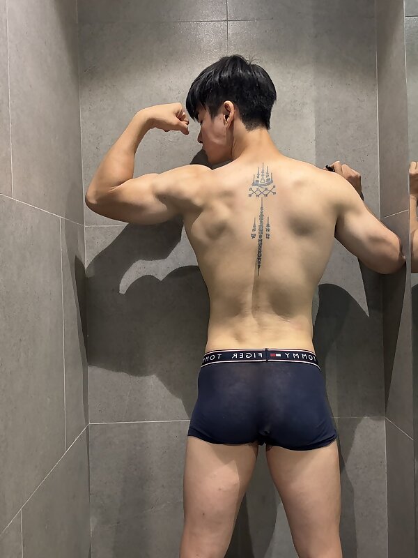 Next Image >>