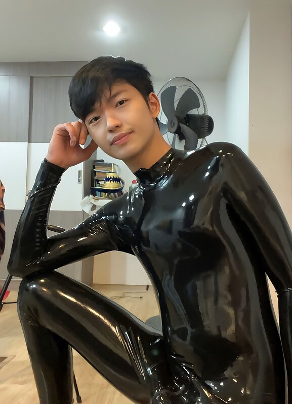 Next Image >>