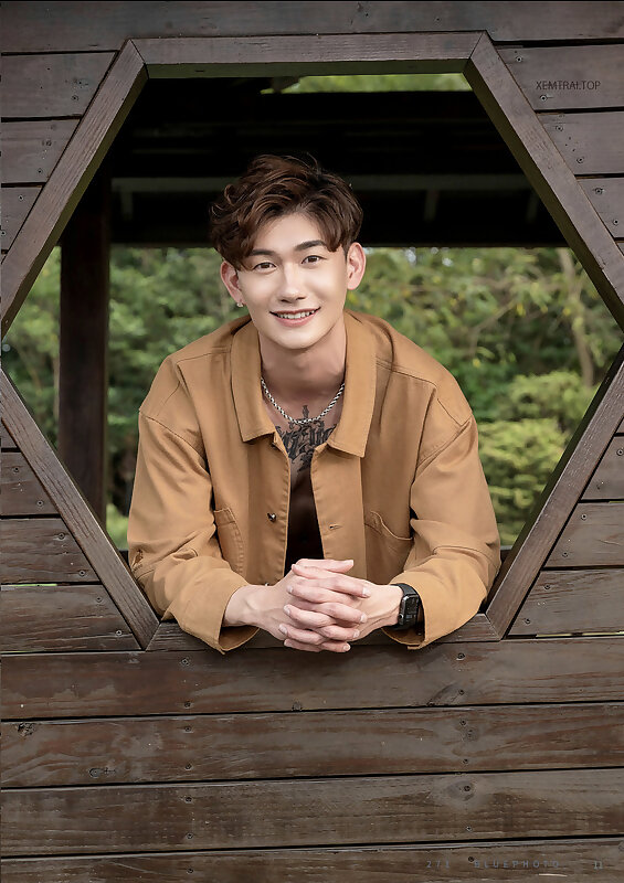 Next Image >>